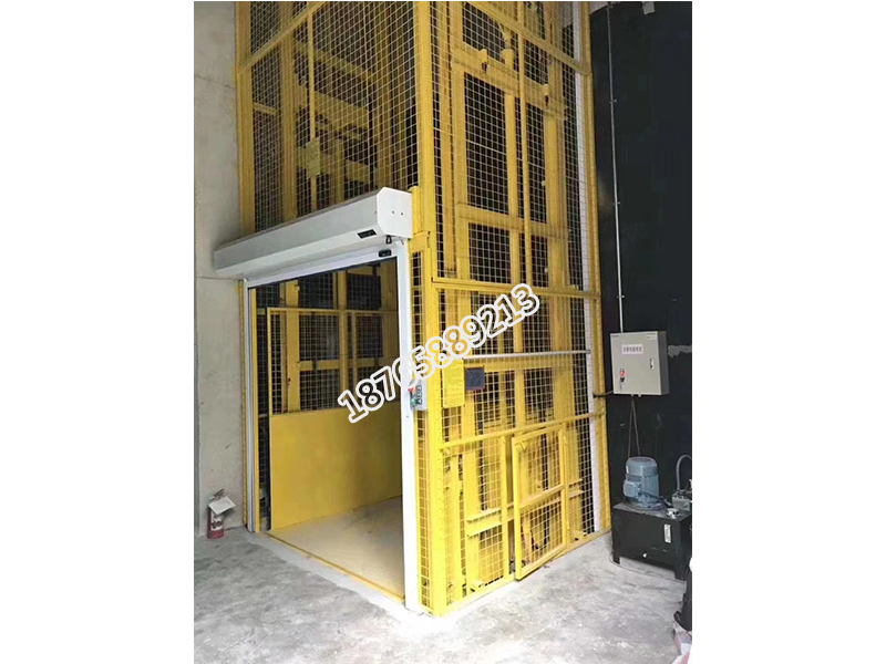 導軌式升降機