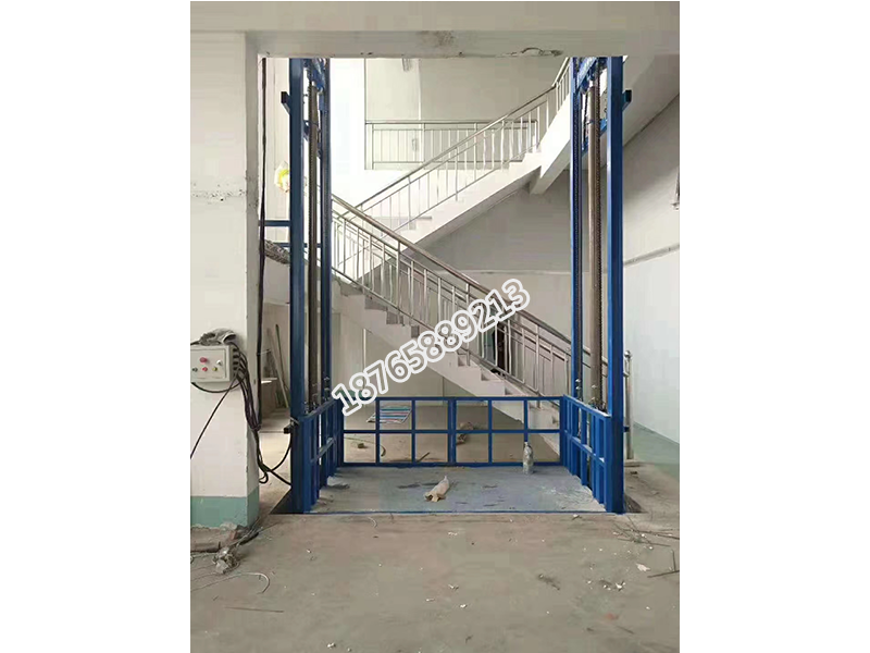 導軌式升降機